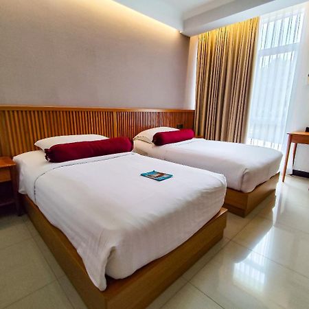 Ivory Hotel Bandung Exterior foto