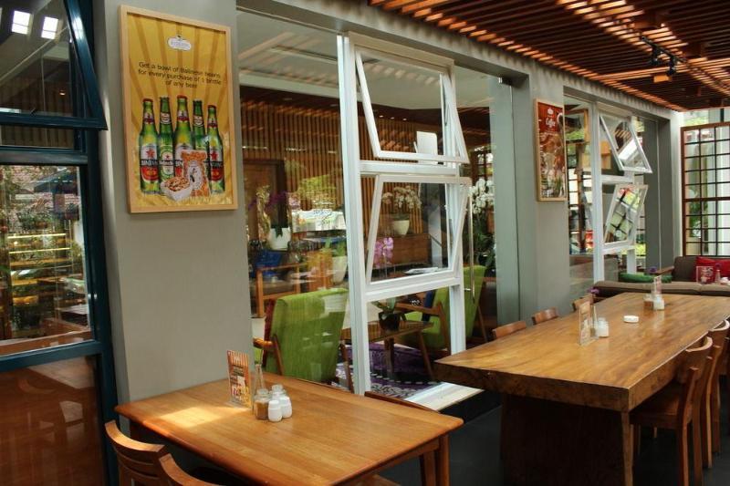 Ivory Hotel Bandung Exterior foto