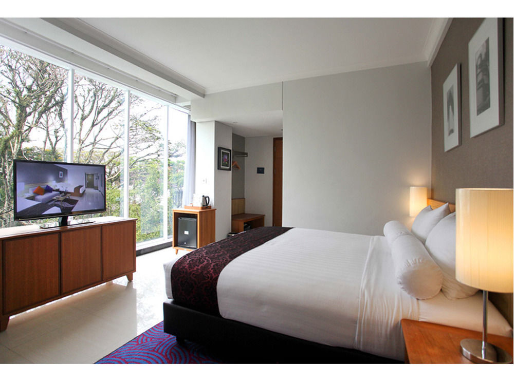 Ivory Hotel Bandung Exterior foto