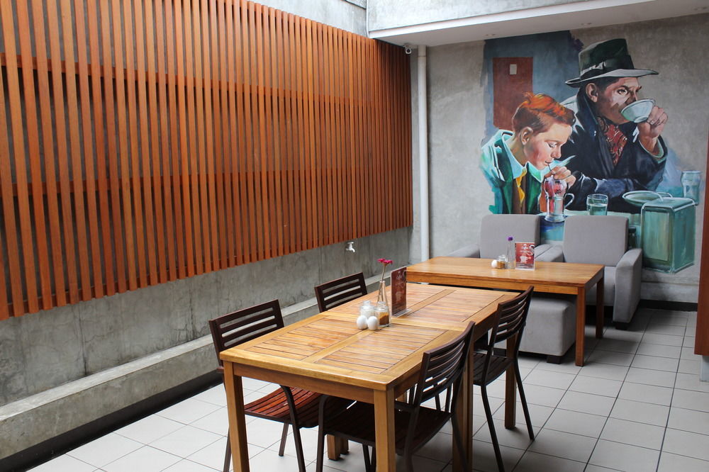 Ivory Hotel Bandung Exterior foto